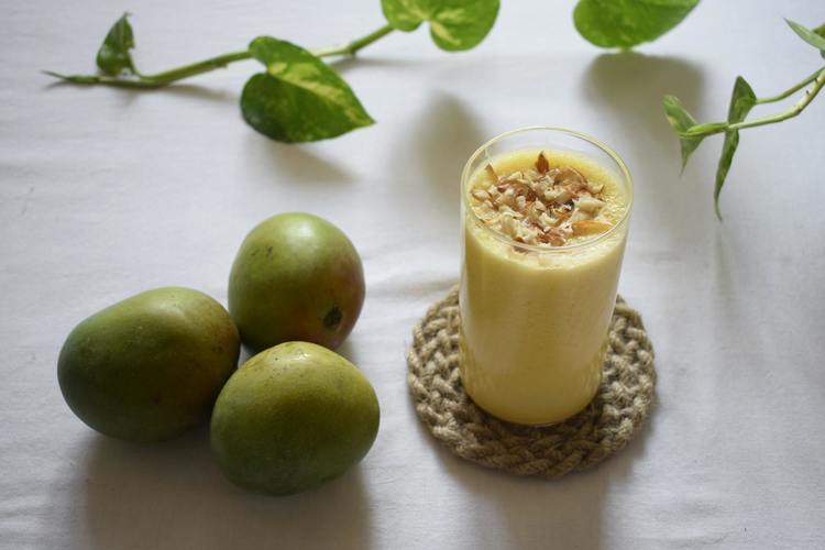Walnut Mango Smoothie Recipe