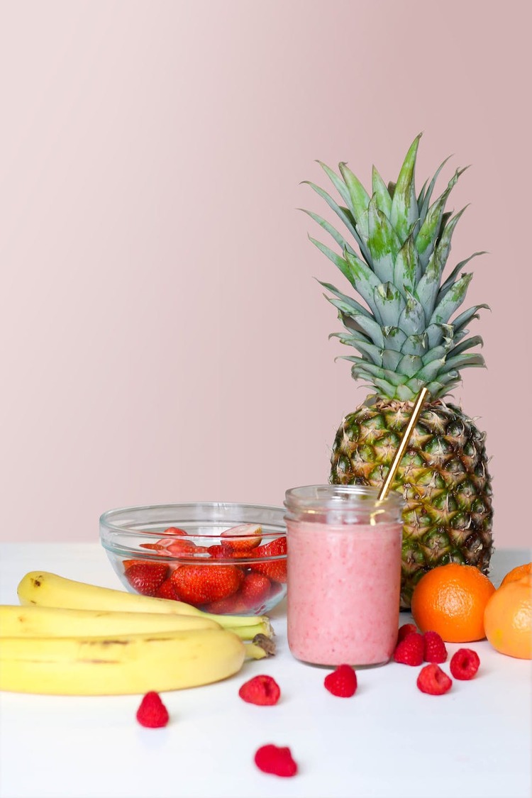 Pineapple Berry Smoothie with Bananas, Raspberries and Strawberries - Smoothie Recipe