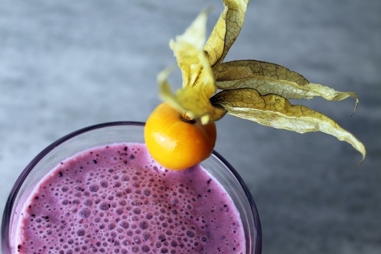 Gooseberry and Blueberry Smoothie