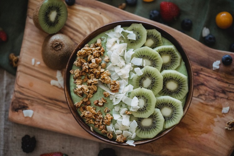 Smoothies Recipe - Kiwi Coconut Smoothie Bowl with Granola
